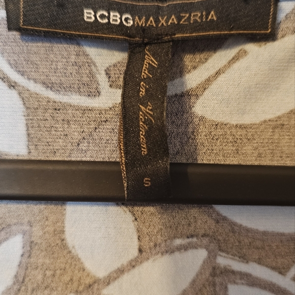 BCBGMAX DRESS, Small, Navy, and light blue. - Picture 4 of 4